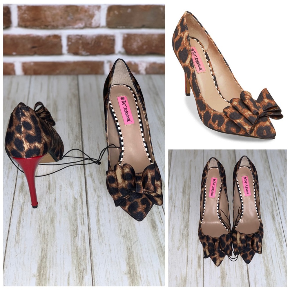 NWOT Betsey Johnson Leonard Bret Pump Heels 6.5